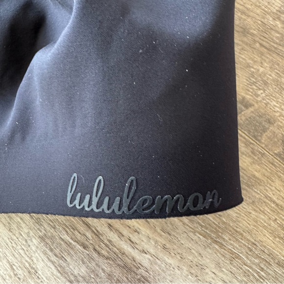 lululemon athletica 🍋 Seamless Unlined Sports Bra - Black - Size: 32DD - Picture 5 of 6